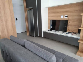 Studio mobiliado, com garagem, 50m metrô Brooklin, próximo shopping Morumbi em SP
